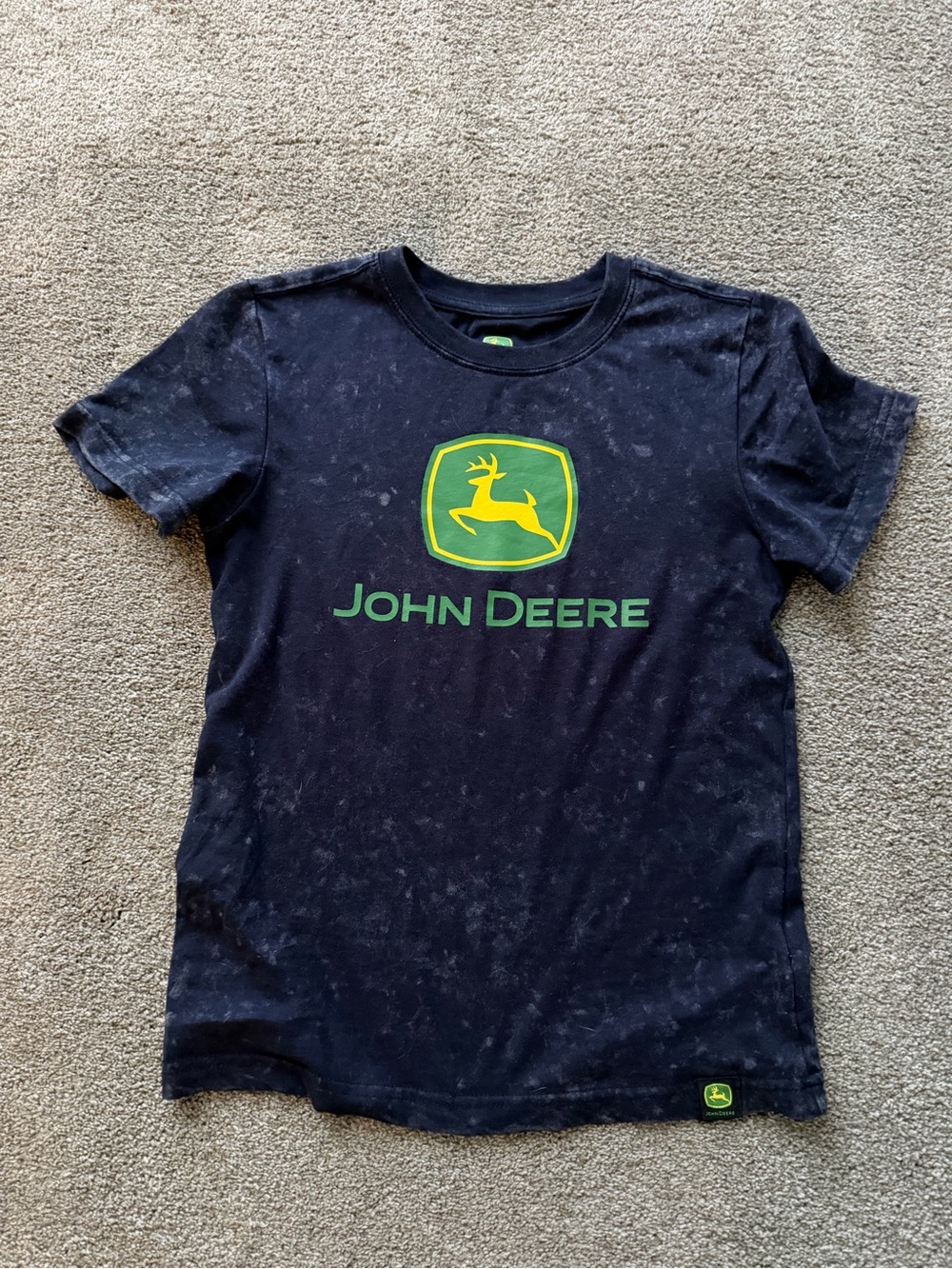Boys medium John Deere tshirt